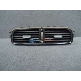 grille de ventilation centrale de tableau de bord renault clio 4